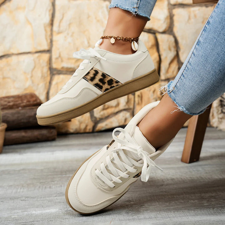 Estera | Białe sneakersy z motywem panterki