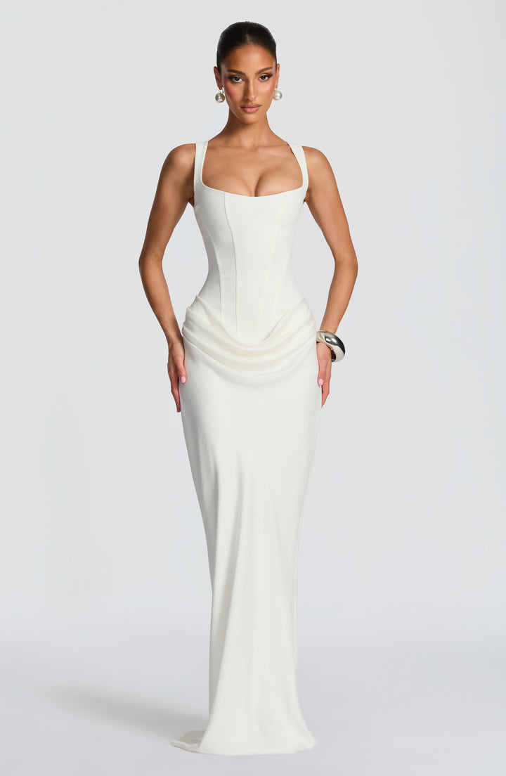 ALICJA | Elegancka maxi sukienka o ponadczasowej linii